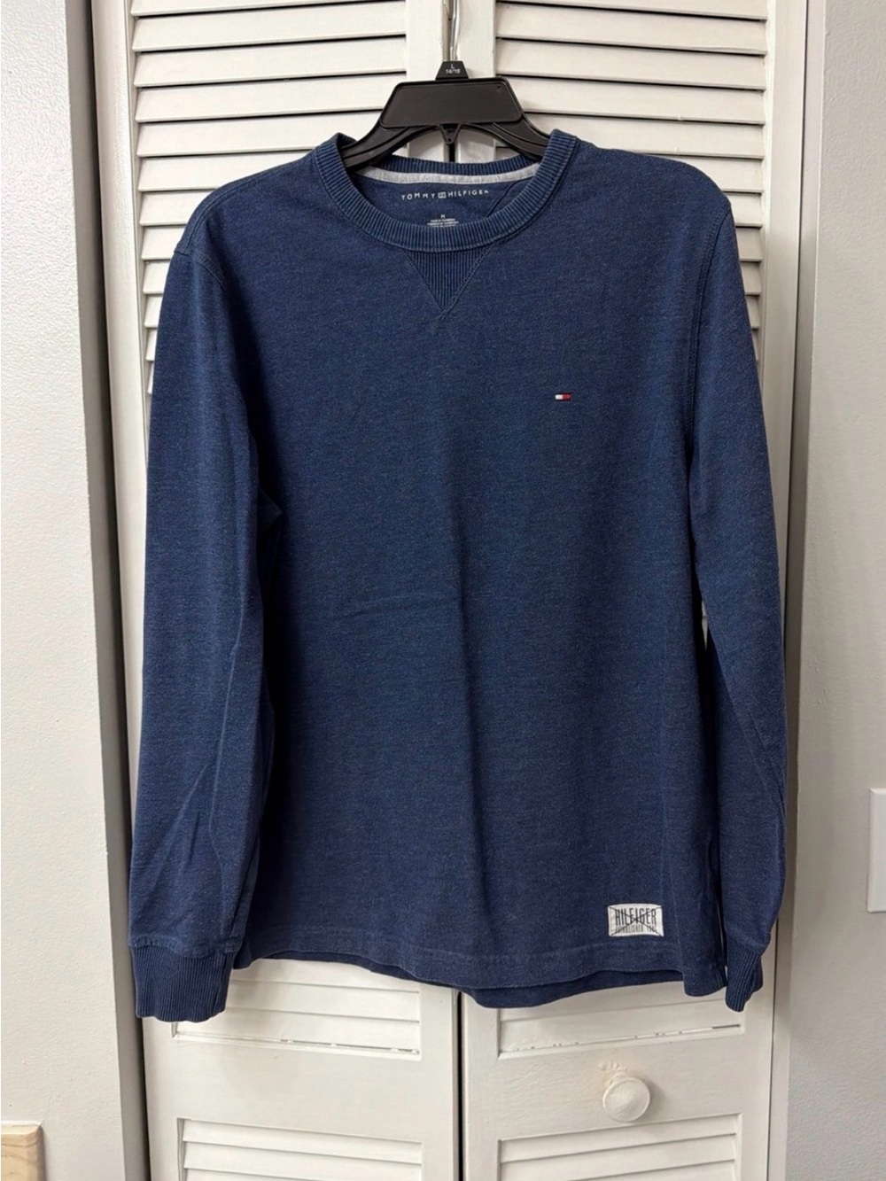 Tommy Hilfiger Pullover Shirt (size M) EUC
